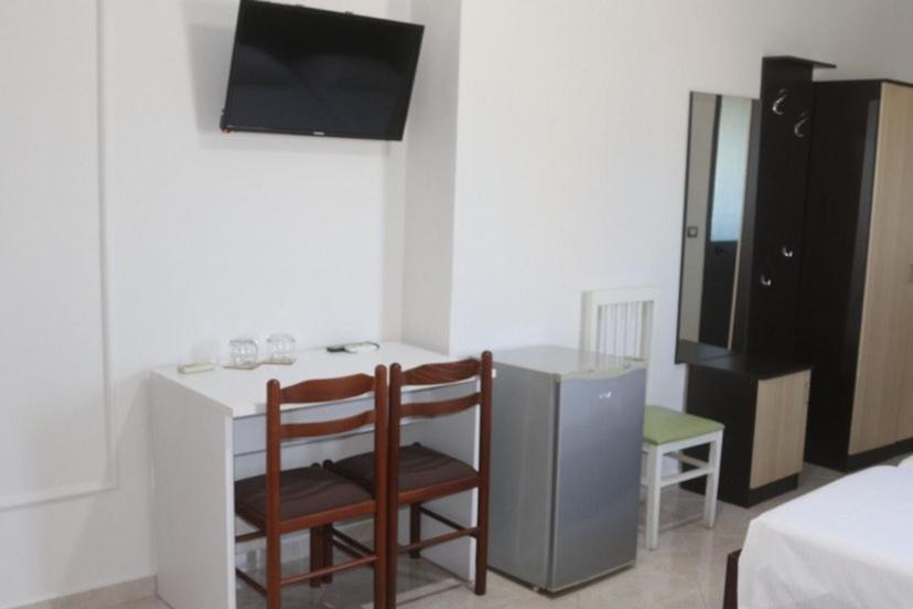 Hotel Tirona Durres Exterior photo